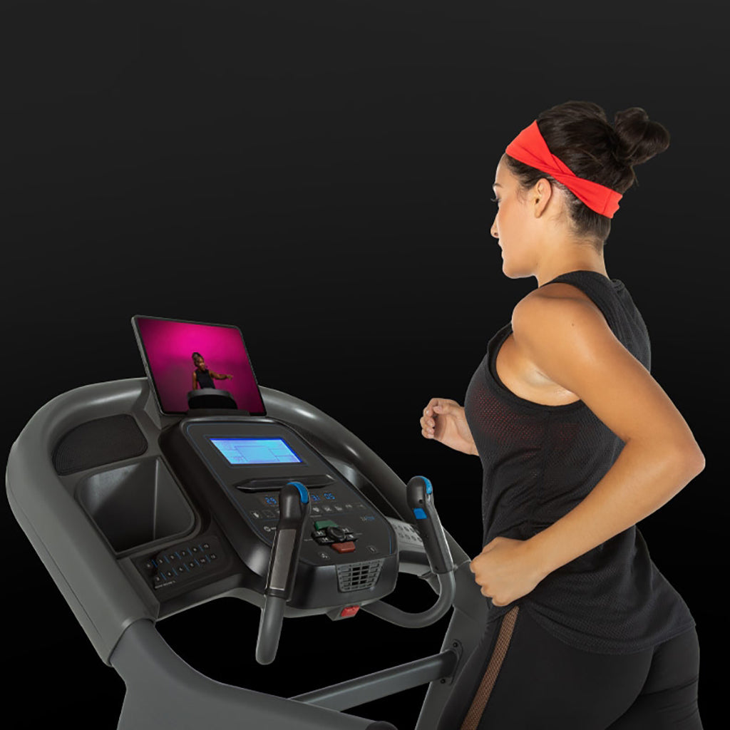 Horizon 7.4AT-04 Treadmill Horizon Treadmills under 350lbs 7-4-mop8