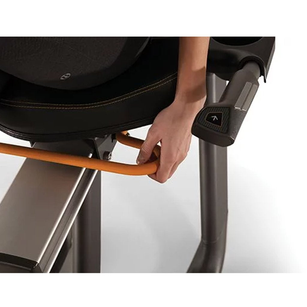 Matrix R50 Recumbent Bike with Console Matrix Bike; Recumbent R50_Recumbent_Bike7